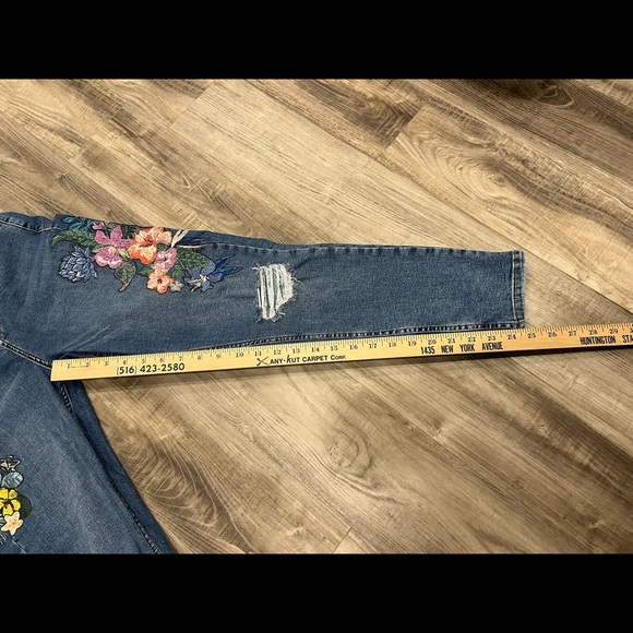 Topshop Moto Jamie embroidered distressed jeans - Picture 8 of 8